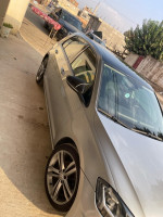 moyenne-berline-volkswagen-golf-7-2019-carat-dar-el-beida-alger-algerie