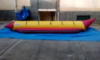 Banane gonflable tractable 5 places.