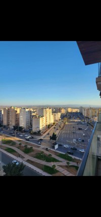 شقة-كراء-3-غرف-وهران-بئر-الجير-الجزائر