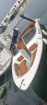 Bateau sea ray 6m75 145 ch
