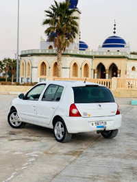 voitures-renault-clio-campus-2011-ain-boucif-medea-algerie