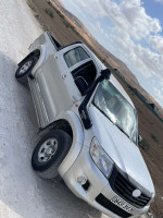 voitures-toyota-hilux-2014-legend-dc-4x4-ben-freha-oran-algerie