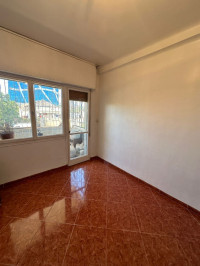 appartement-location-f4-alger-said-hamdine-algerie