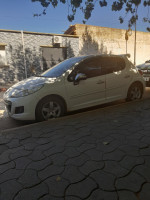 voitures-peugeot-207-2011-active-zebboudja-chlef-algerie