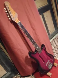 Guitare (Copie Fender) - Table à equiper 