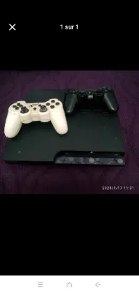 Ps3 slim meflachi fih Fc25 maamer b les jeux 250go et 2 mannete d origine