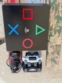 consoles-play-4-pro-noir-avec-support-de-charges-et-manettes-alger-centre-algeria