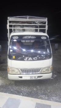 camion-jac-1040-2012-douera-alger-algerie