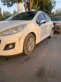 voitures-peugeot-207-2011-biskra-algerie