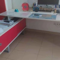 bureau avec armoir 