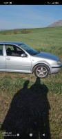 moyenne-berline-volkswagen-golf-4-2000-ibn-ziad-constantine-algerie