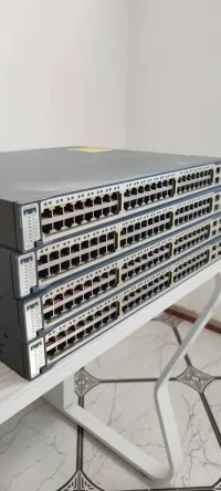Switch Cisco Catalyst WS-C3750-48PS-S