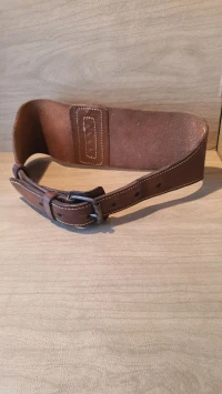 Ceinture de musculation, haltérophilie et même de chantier. Ceinture lambaire en cuir. Taille S