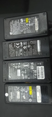 Chargeur / transformateur Fujitsu et divers