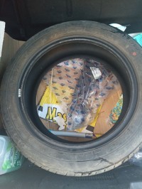 Un pneu hankook 195/50 R16