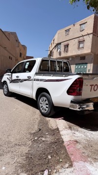 السيارات-النفعية-toyota-hilux-2025-42-أولاد-خالد-سعيدة-الجزائر