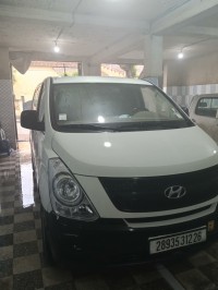 سيارات-hyundai-h1-2012-tole-المدية-الجزائر