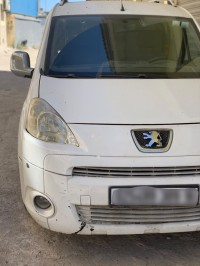 السيارات-النفعية-peugeot-partner-2009-tepee-دار-البيضاء-الجزائر