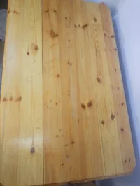 Table de cuisine avec 3 tabouret 