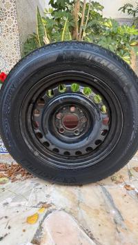إطارات-وعجلات-pneus-michelin-19665r15-البليدة-الجزائر
