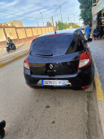 voitures-renault-clio-3-2011-ain-defla-algerie