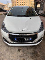 voitures-peugeot-208-2018-allure-facelift-setif-algerie