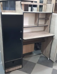 Bureau avec armoire 