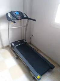 جهاز مشي رياضي (Tapis de course) في حالة جيدة من العلامة الألمانية دايلي يوث Daily Youth
