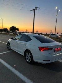 سيارات-skoda-octavia-2023-المحمدية-الجزائر