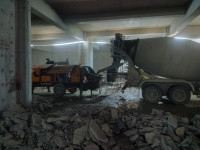 construction-works-location-pompe-a-beton-stationnaire-piston-bab-ezzouar-baraki-algiers-algeria