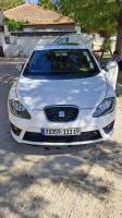 moyenne-berline-seat-leon-2013-setif-algerie