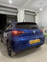 voitures-renault-clio5-2022-e-tech-ngaous-batna-algerie