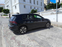 voitures-volkswagen-golf-8-2023-move-bejaia-algerie