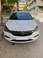 moyenne-berline-opel-astra-2017-sport-setif-algerie