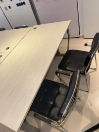Bureau avec pieds métallique