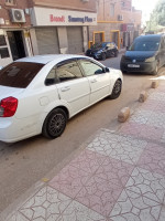 berline-chevrolet-optra-4-portes-2014-ksar-el-hirane-laghouat-algerie