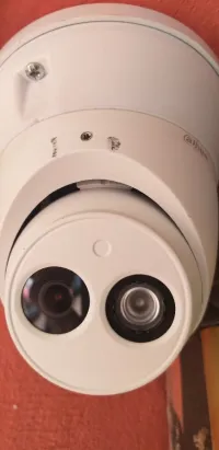 Installation de caméra de Surveillance et Alarme. 