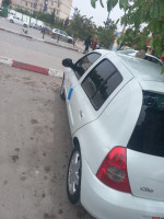 voitures-renault-clio-campus-2012-bye-el-eulma-setif-algerie