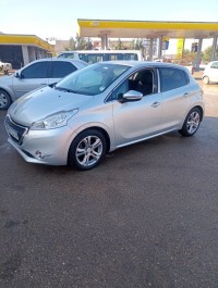 سيارات-peugeot-208-2012-allure-العطاف-عين-الدفلة-الجزائر