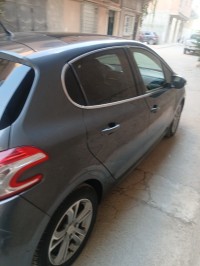 سيارات-peugeot-208-2013-allure-باتنة-الجزائر