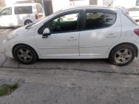 سيارات-peugeot-207-2011-عنابة-الجزائر