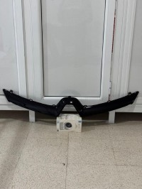 قطع-هيكل-السيارة-enjoliveur-superieur-de-calandre-clio-4-تيزي-وزو-الجزائر
