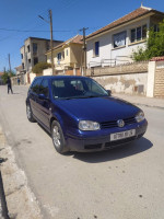 moyenne-berline-volkswagen-golf-4-2001-medea-algerie