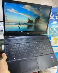 HP Pavilion Gaming 15  Intel corei5_8250U  1,60 GHz   FUL HD IPS NVIDIA GeForce GTX_1050_2GB  