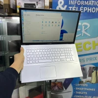 Asus Vivobook X712J Intel Core  i3-1005G1 - 8 Go  DDR4 - Disque dur 256GB SSD - 17,3 Full HD . 