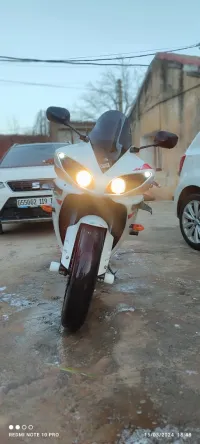 Yamaha R1 2013