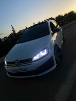 moyenne-berline-volkswagen-golf-7-2014-r-tablat-medea-algerie