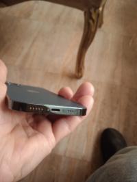 Phone 12 thumbnail 4