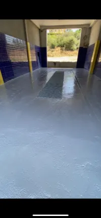 Epoxy pour sol de garage parking hangar