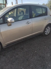 Nissan Tiida 5 portes 2009 Tiida 5 portes